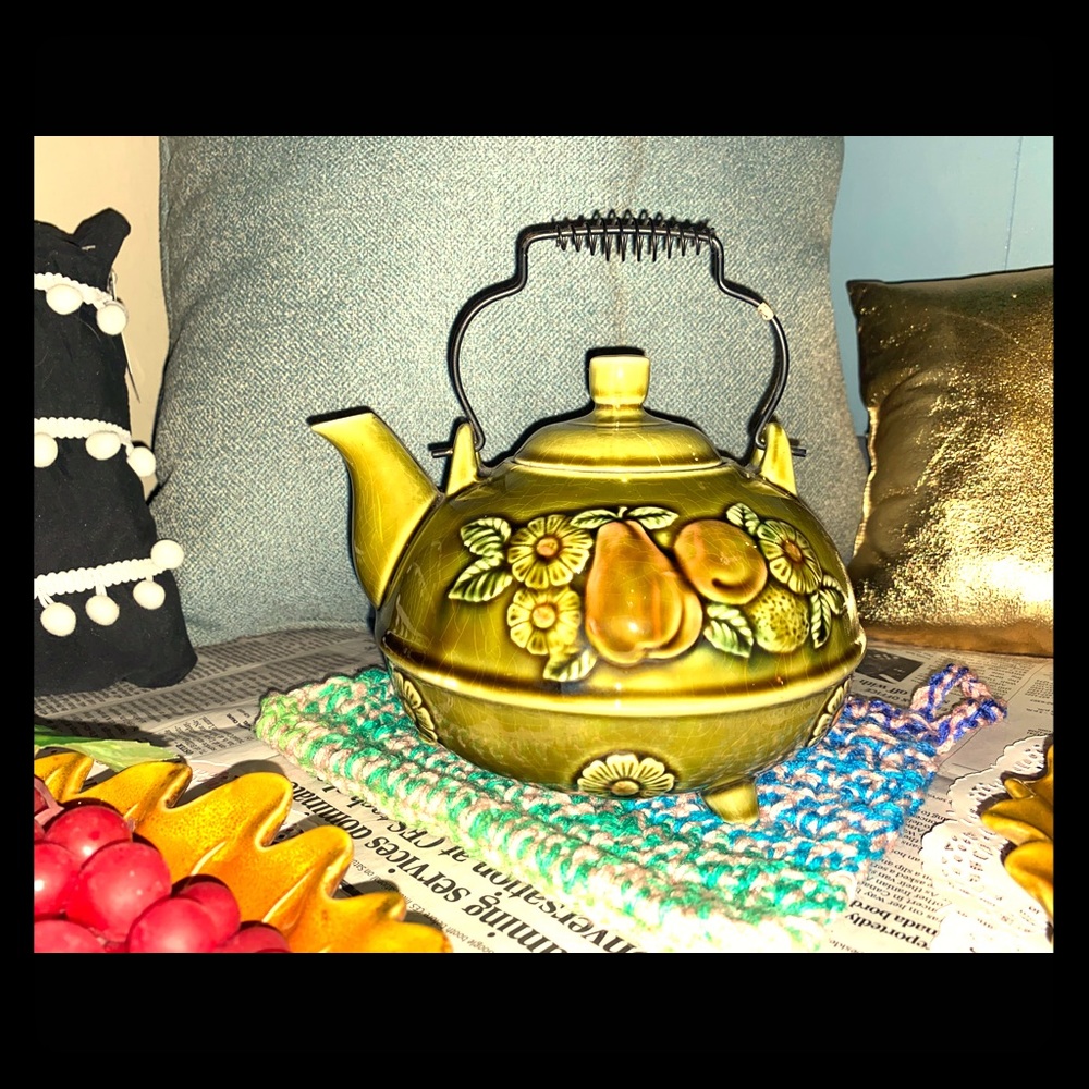 •DECORATIVE TEAPOT KITCHEN SET•